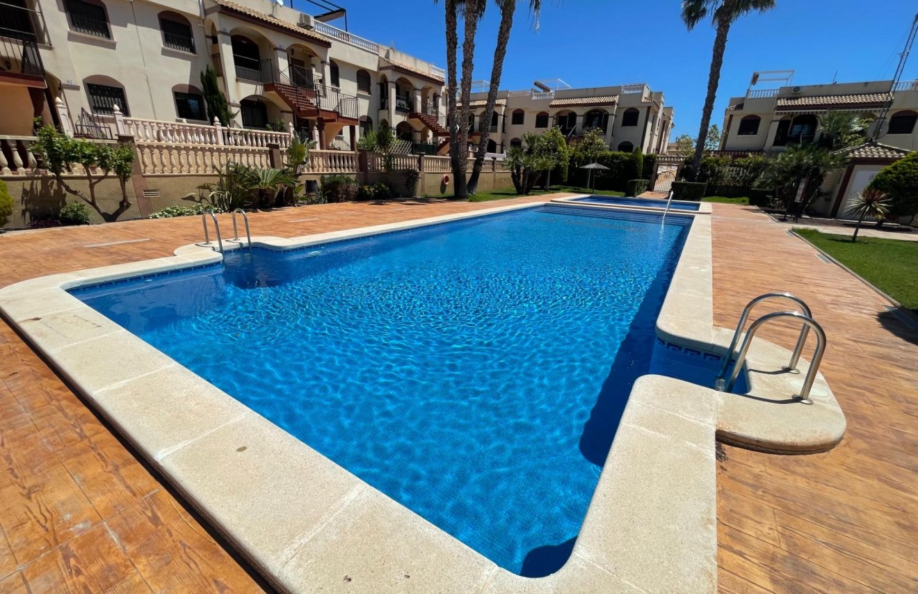 Resale - Bungalow - Torrevieja - Aguas nuevas 1