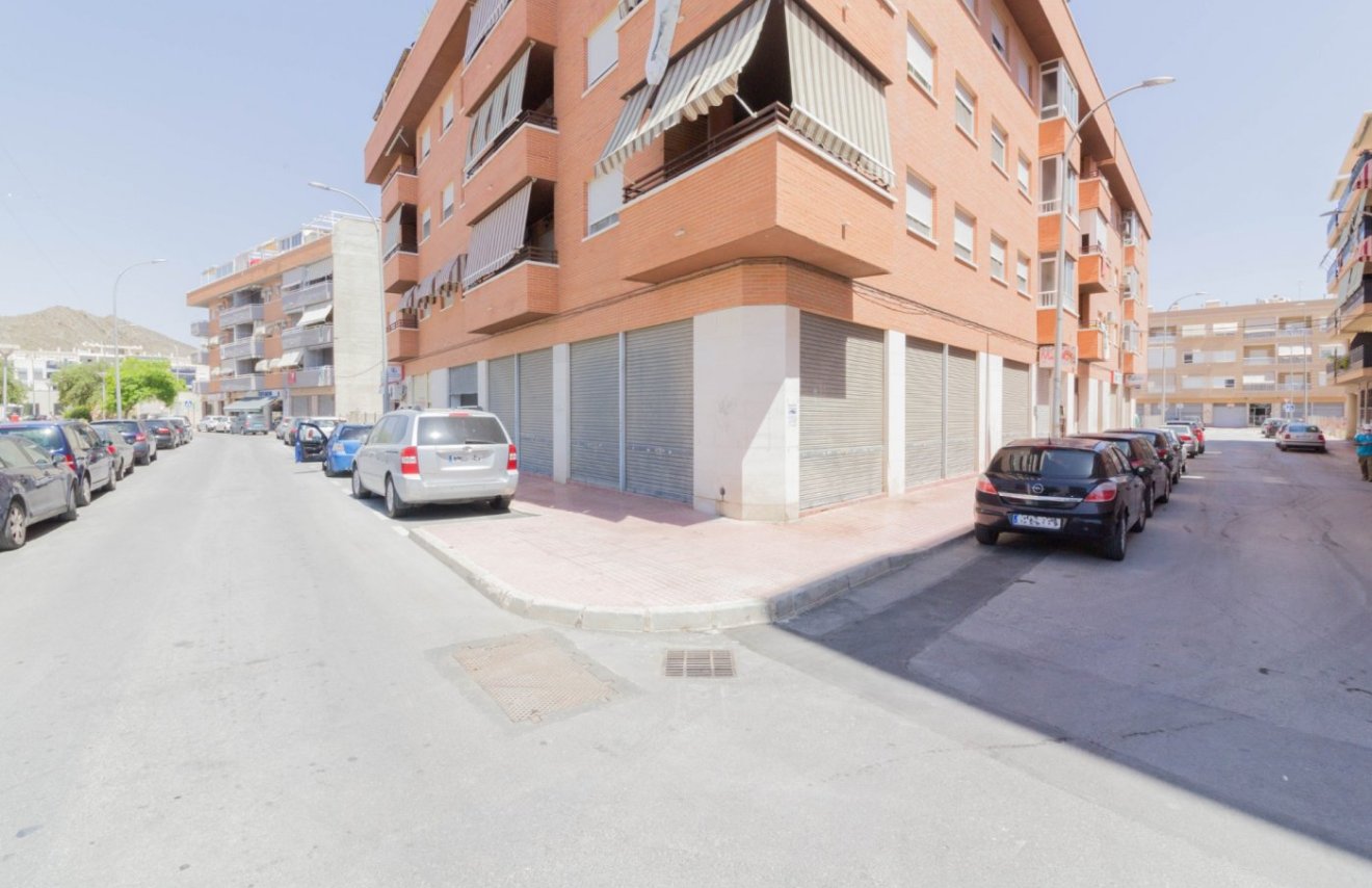 Location à long terme - Local comercial - Callosa de Segura - AVDA- JUAN PABLO II