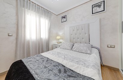 Resale - Apartamento - Torrevieja - Playa del Cura