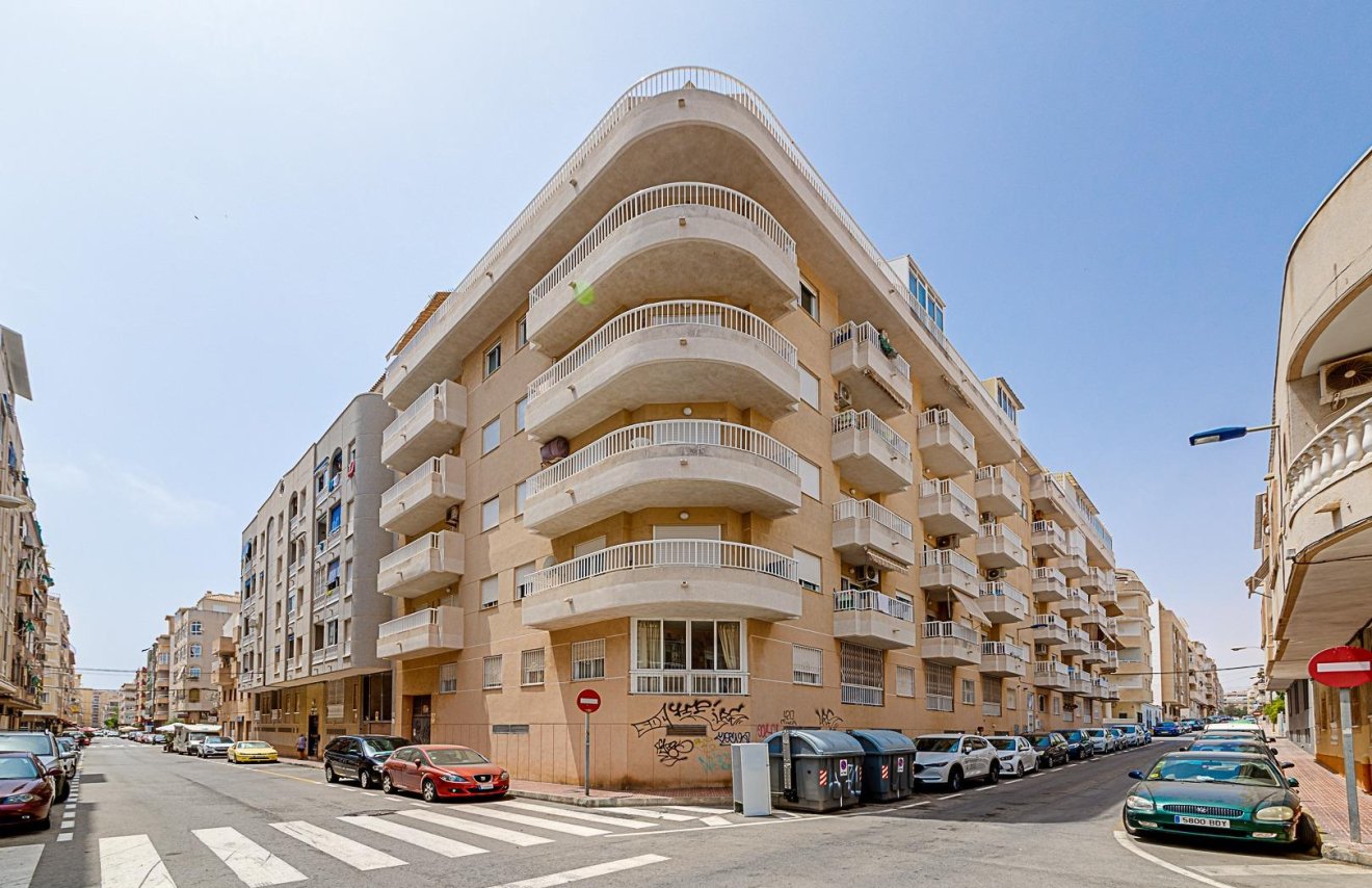 Resale - Apartamento - Torrevieja - Playa del Cura