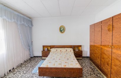 Resale - Casa - Redován - La cruz