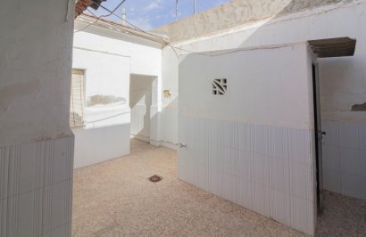 Resale - Casa - Redován - La cruz