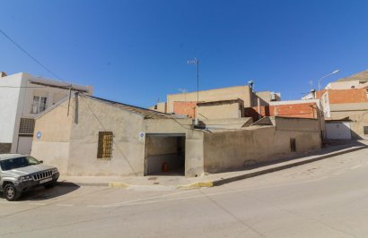 Resale - Casa - Redován - 03370