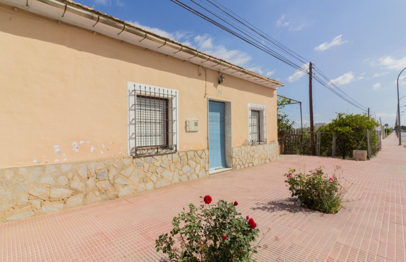 Resale - Casa con terreno - Callosa de Segura - CRA. CALLOSA - CATRAL