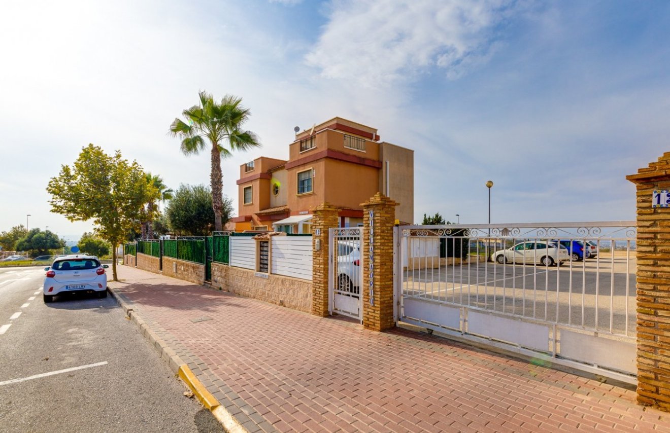 Revente - Chalet - Torrevieja - Aguas nuevas 1