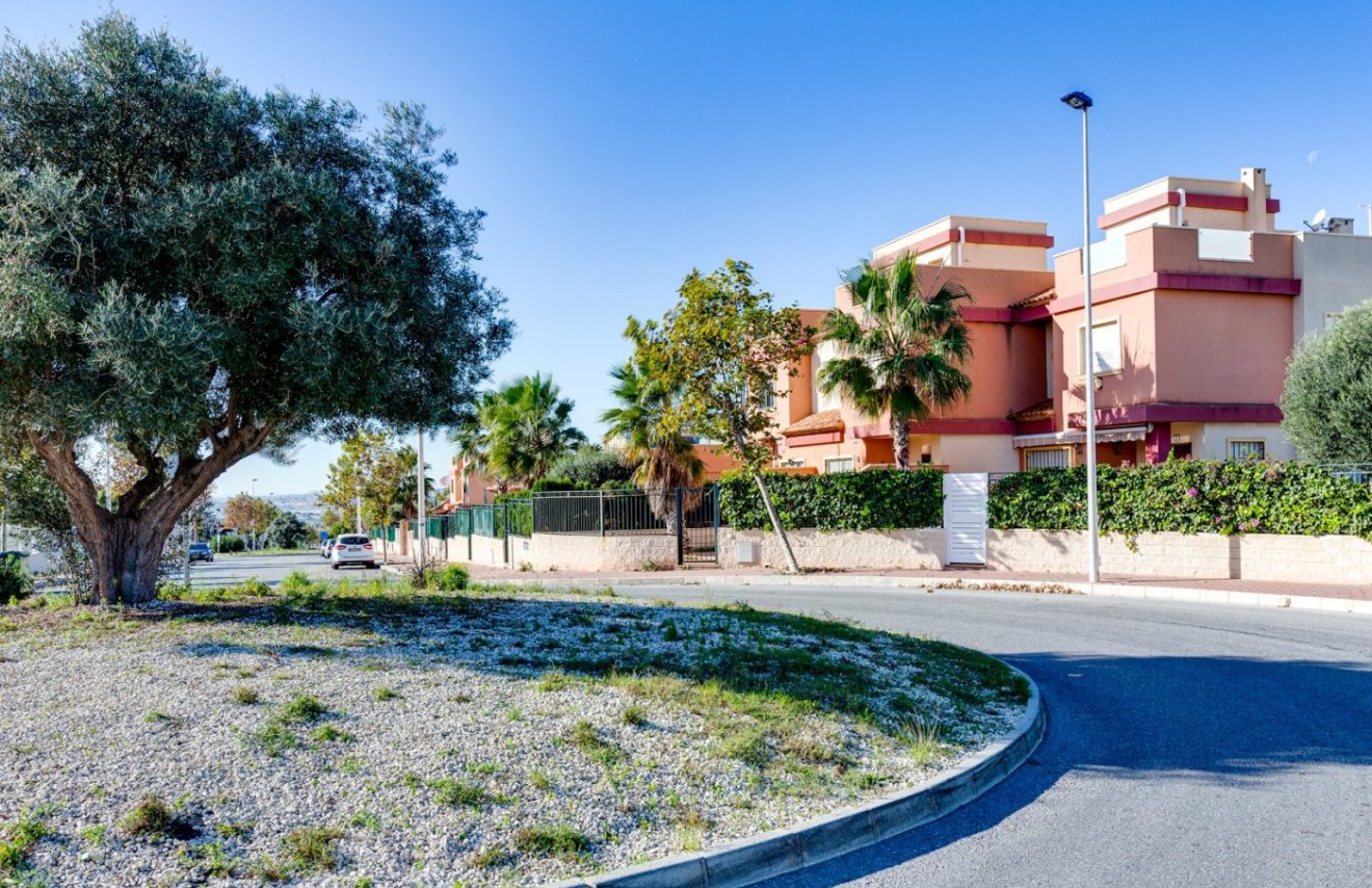 Resale - Chalet - Torrevieja - Aguas nuevas 1