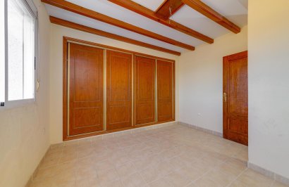 Resale - Villa - Daya Vieja - Sin Zona