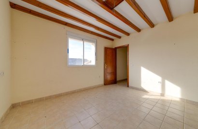 Resale - Villa - Daya Vieja - Sin Zona