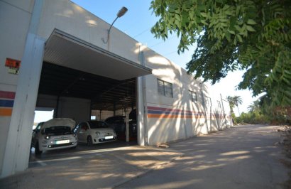 Reventa - Nave industrial - Orihuela - Correntías Bajas