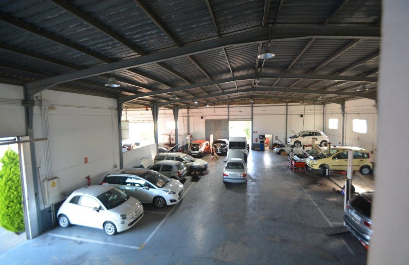 Reventa - Nave industrial - Orihuela - Correntías Bajas