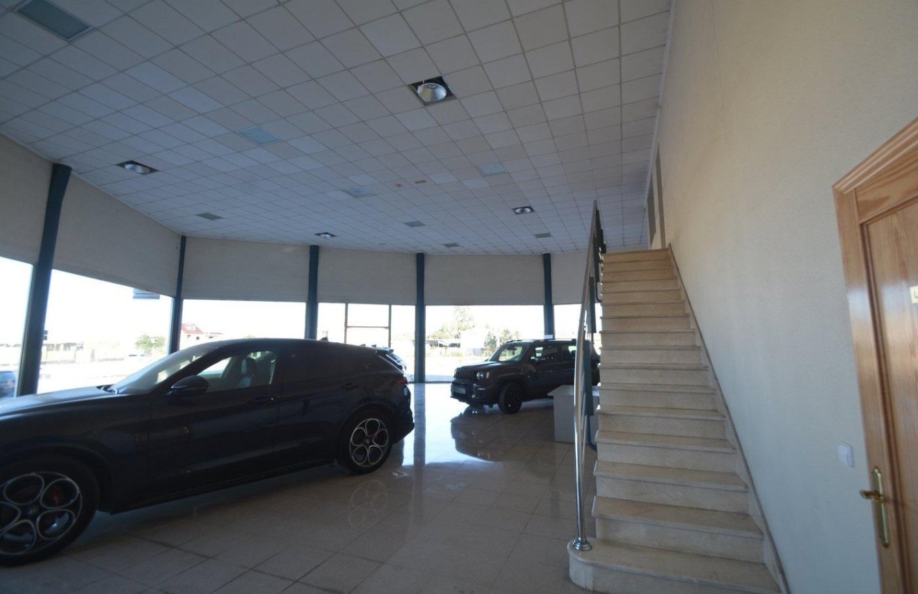 Reventa - Nave industrial - Orihuela - Correntías Bajas