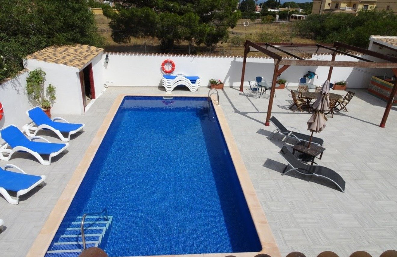 Resale - Chalet - Orihuela Costa - Lomas de Cabo Roig