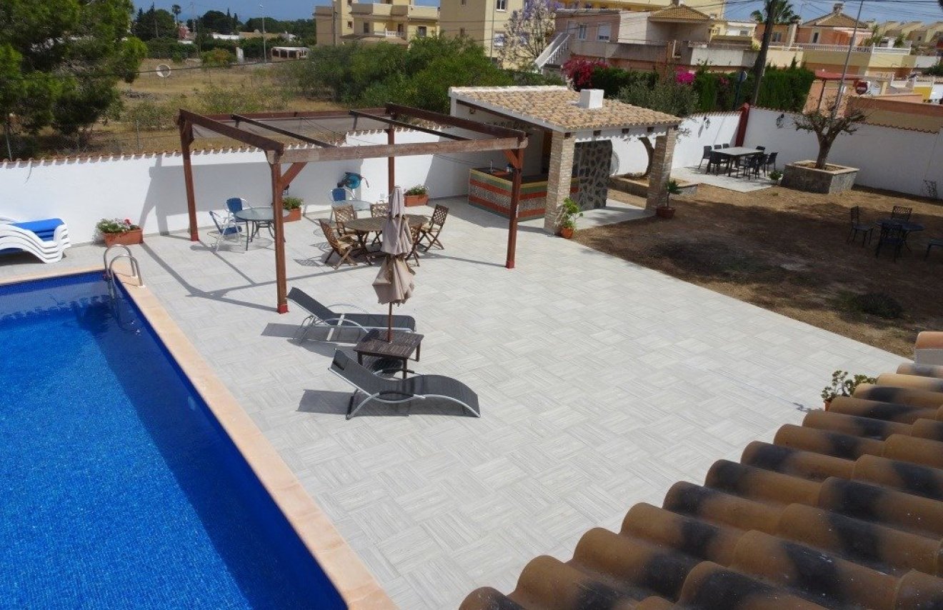 Resale - Chalet - Orihuela Costa - Lomas de Cabo Roig