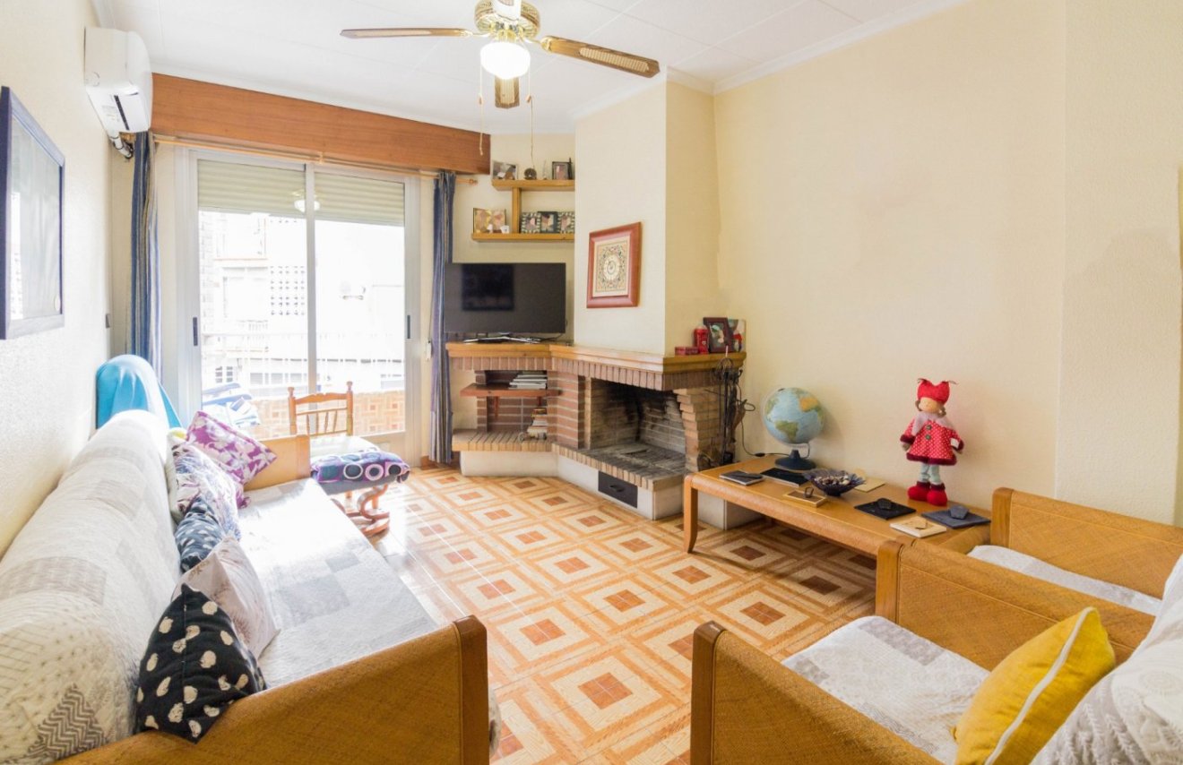 Resale - Casa con terreno - Callosa de Segura - C- FILARMONICA