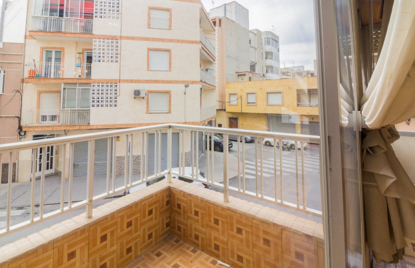 Resale - Casa con terreno - Callosa de Segura - C- FILARMONICA