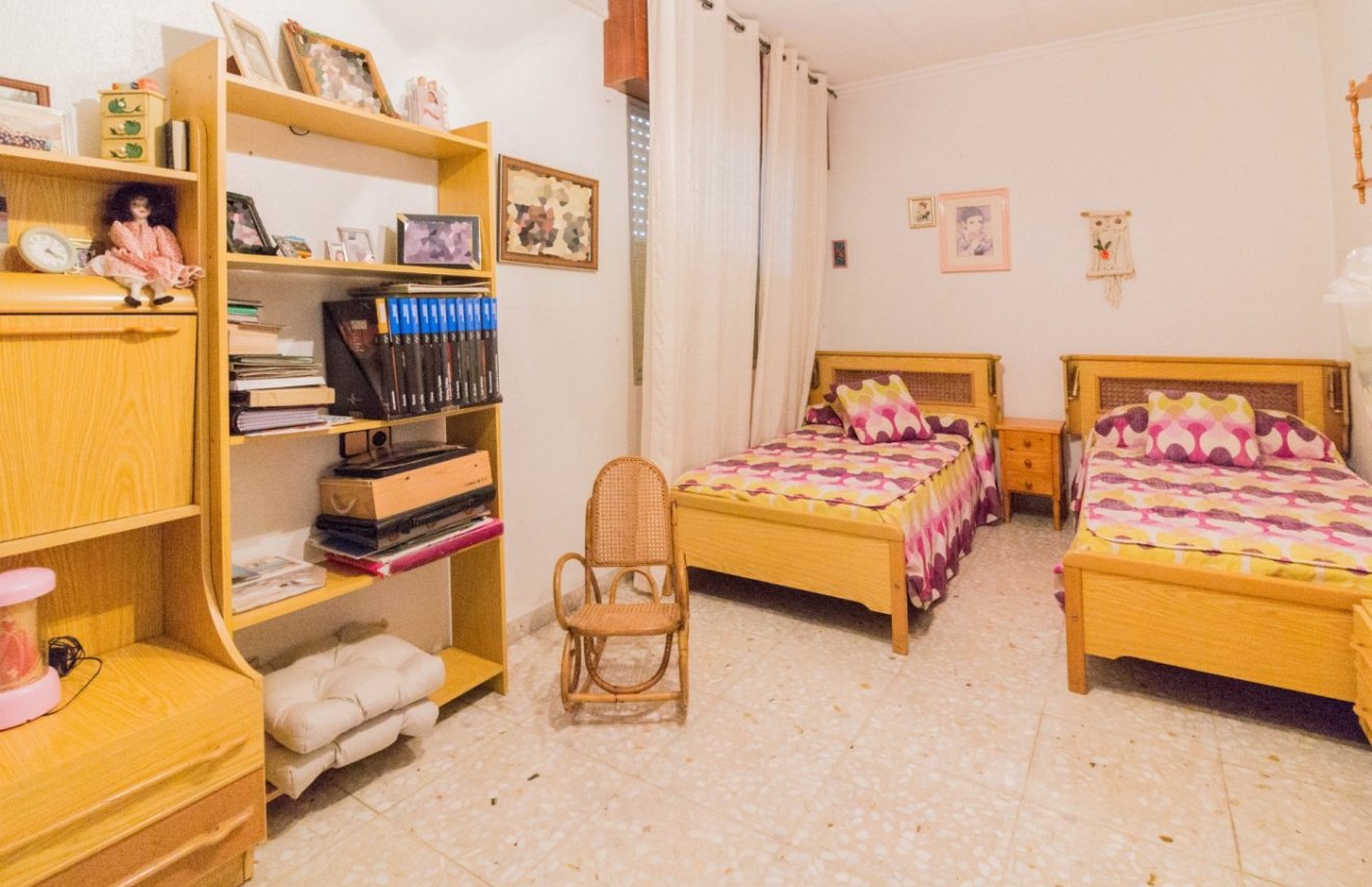 Resale - Casa con terreno - Callosa de Segura - C- FILARMONICA