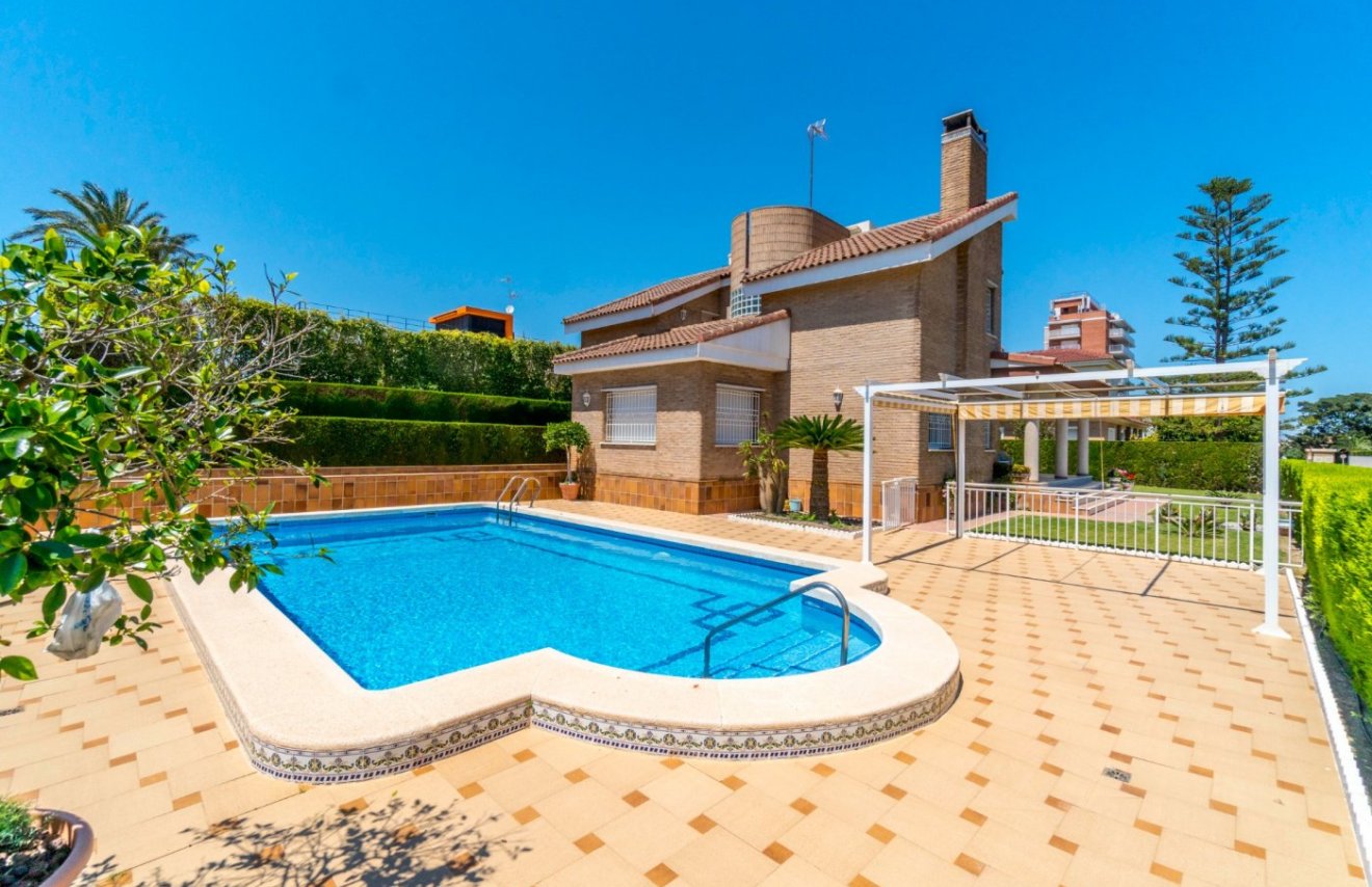 Resale - Villa - Torrevieja - La veleta