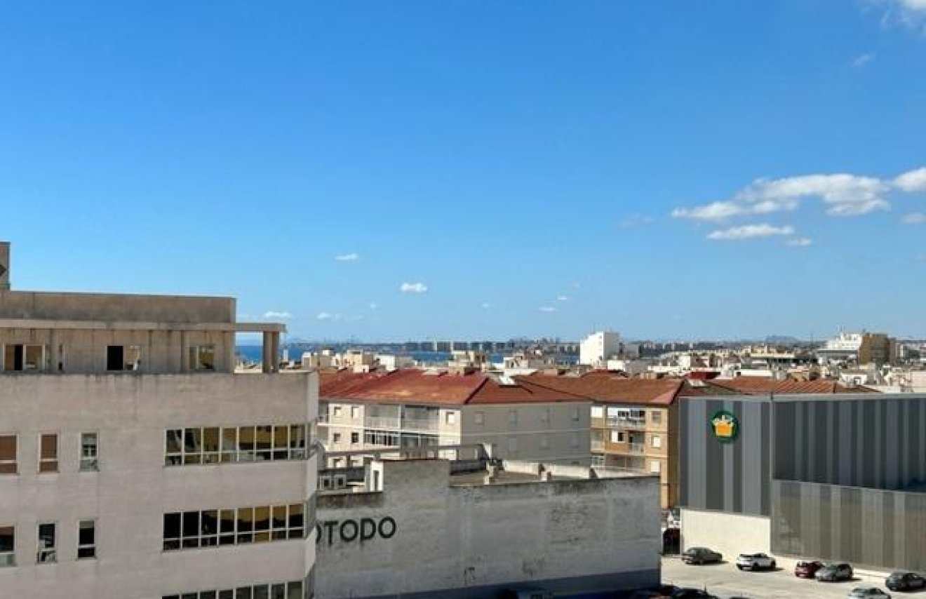 Revente - Attique - Torrevieja - Estacion de autobuses