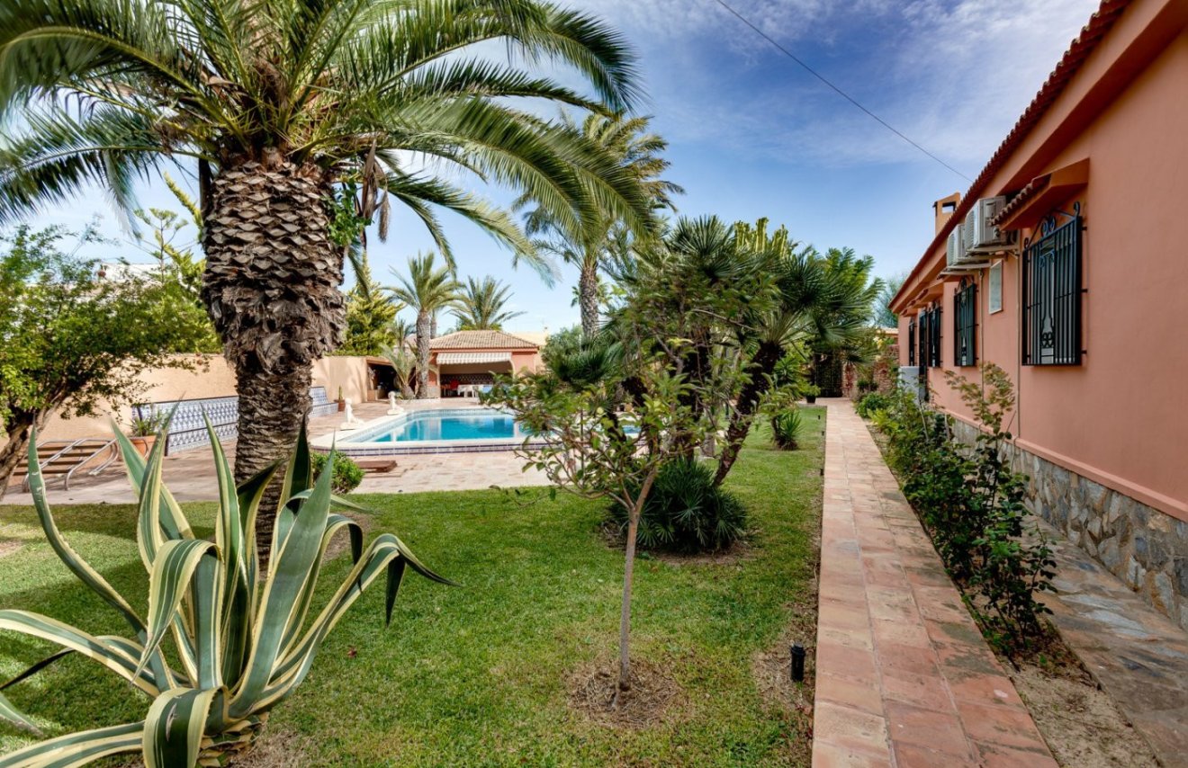 Resale - Villa - Torrevieja - San luis