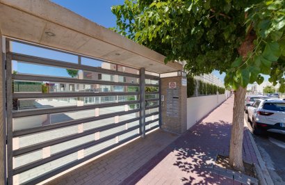 Resale - Bungalow Planta Baja - Torrevieja - Sector 25