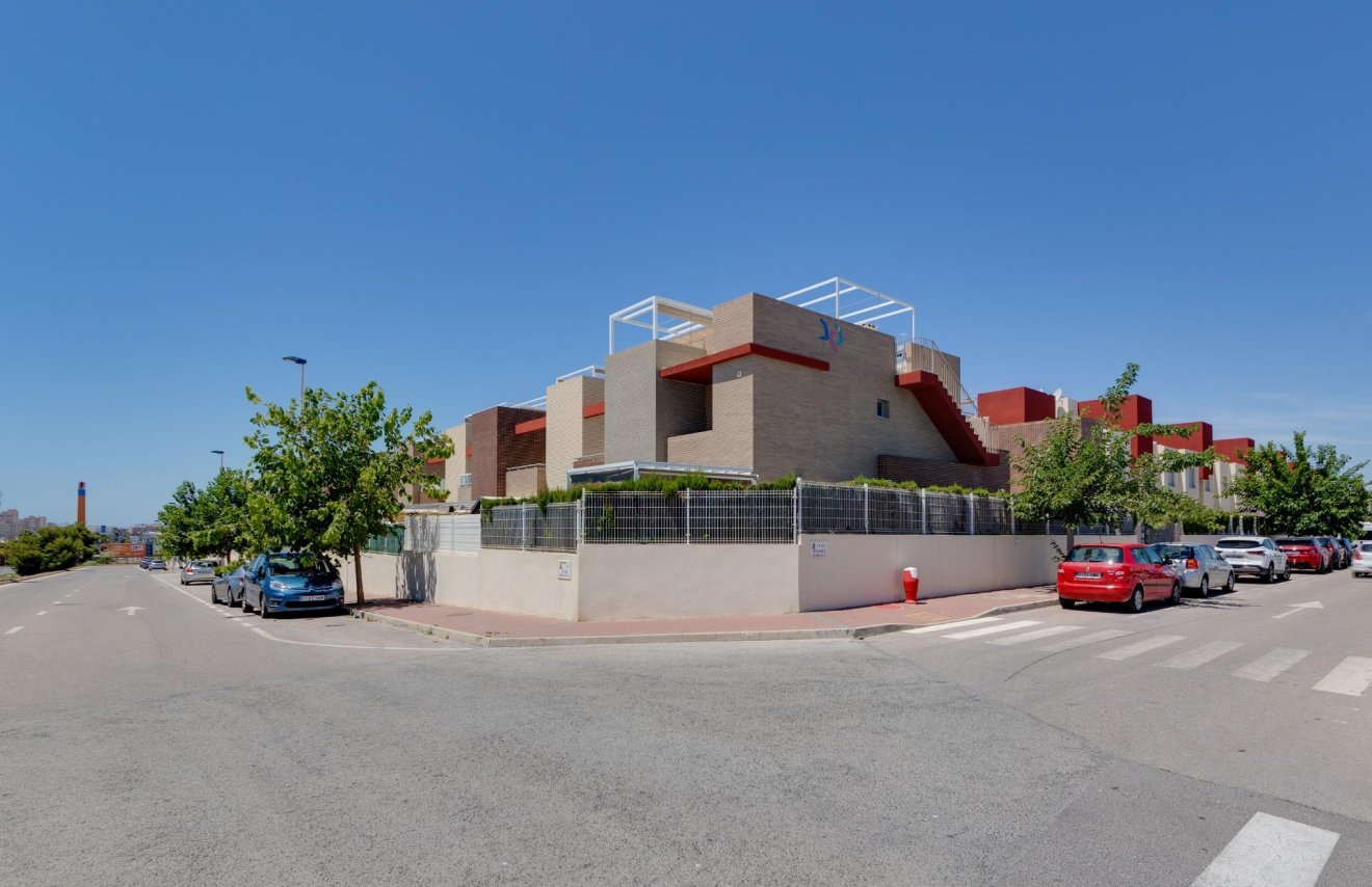 Resale - Bungalow Planta Baja - Torrevieja - Sector 25