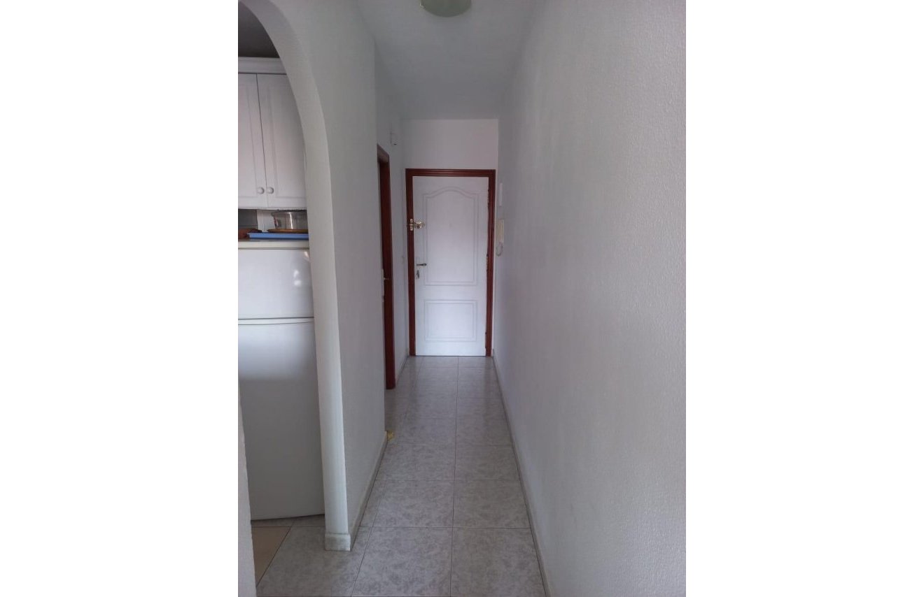 Resale - Apartamento - Torrevieja - Estacion de autobuses