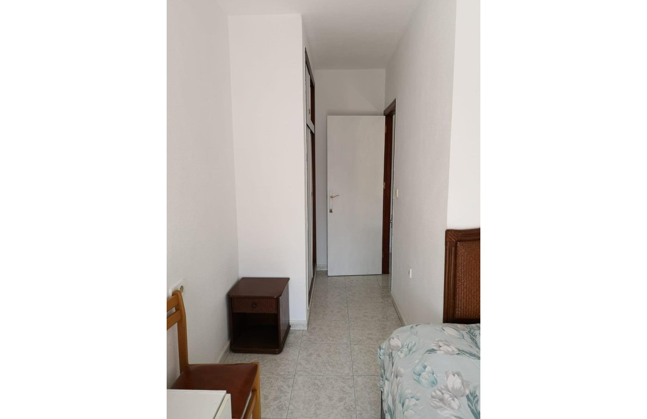 Resale - Apartamento - Torrevieja - Estacion de autobuses