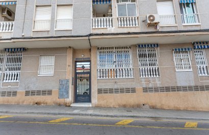 Resale - Apartamento - Torrevieja - Estacion de autobuses