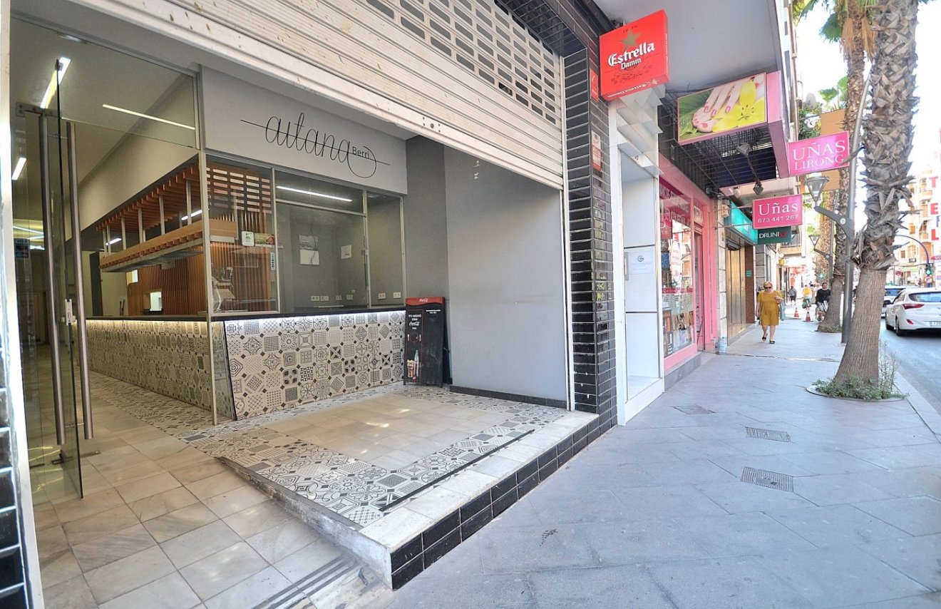 Reventa - Local comercial - Torrevieja - Centro