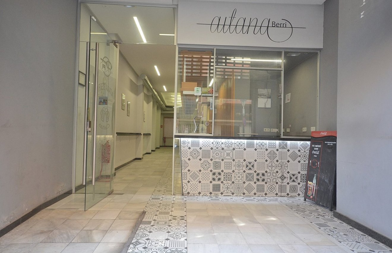 Reventa - Local comercial - Torrevieja - Centro