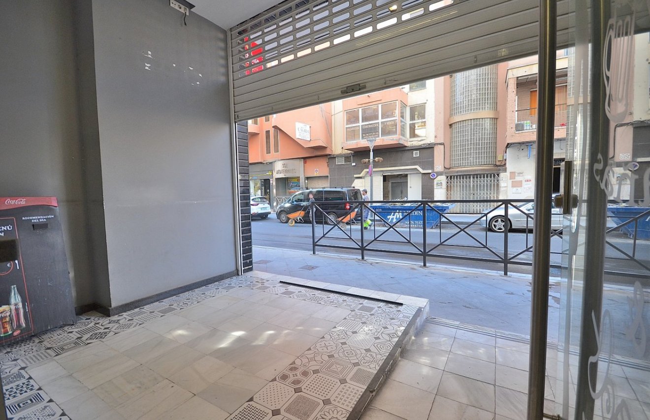 Revente - Local comercial - Torrevieja - Centro