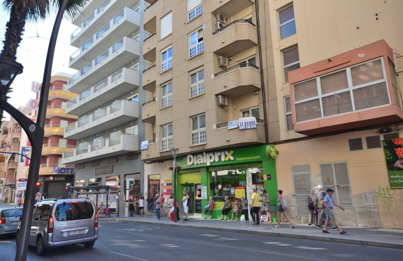 Resale - Apartamento - Torrevieja - Centro