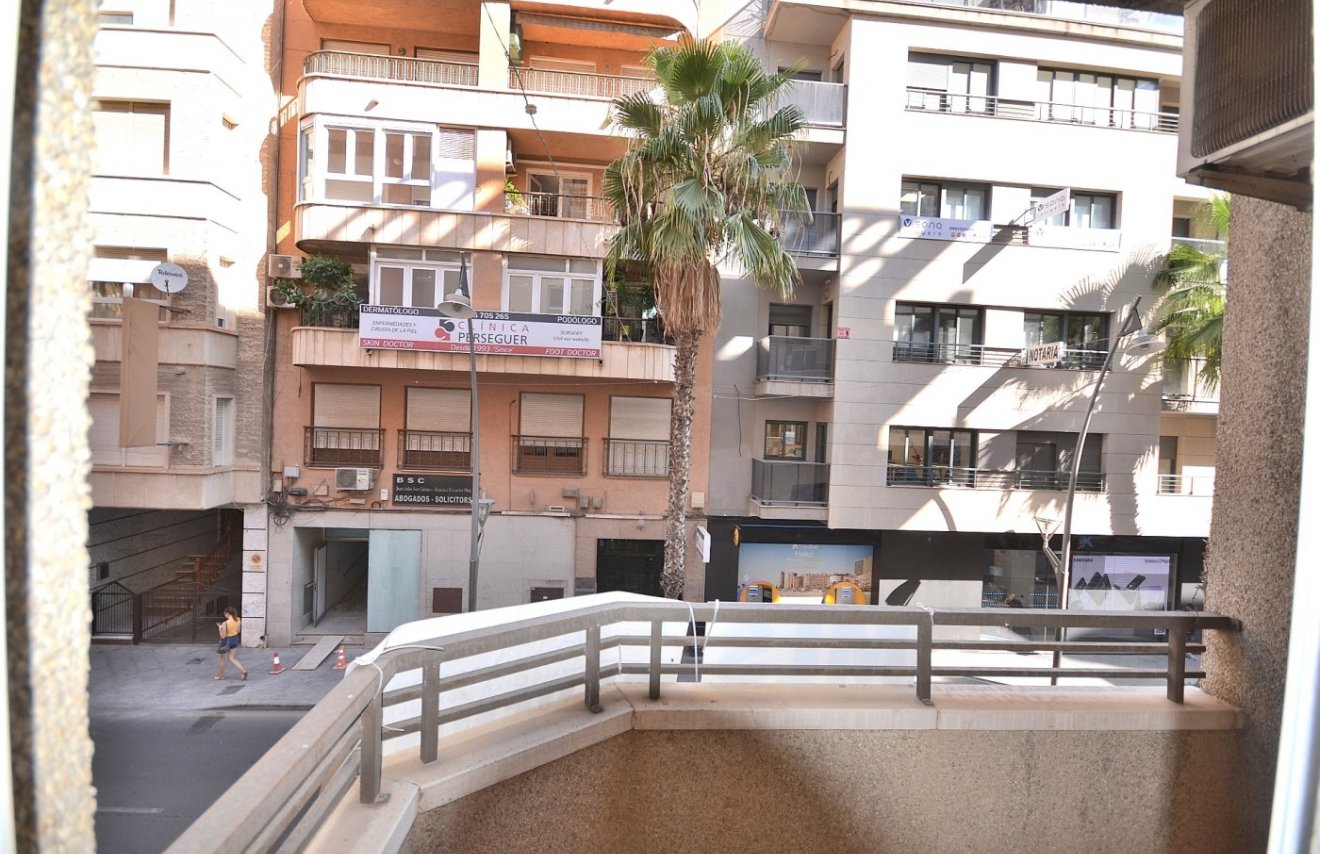 Resale - Apartamento - Torrevieja - Centro