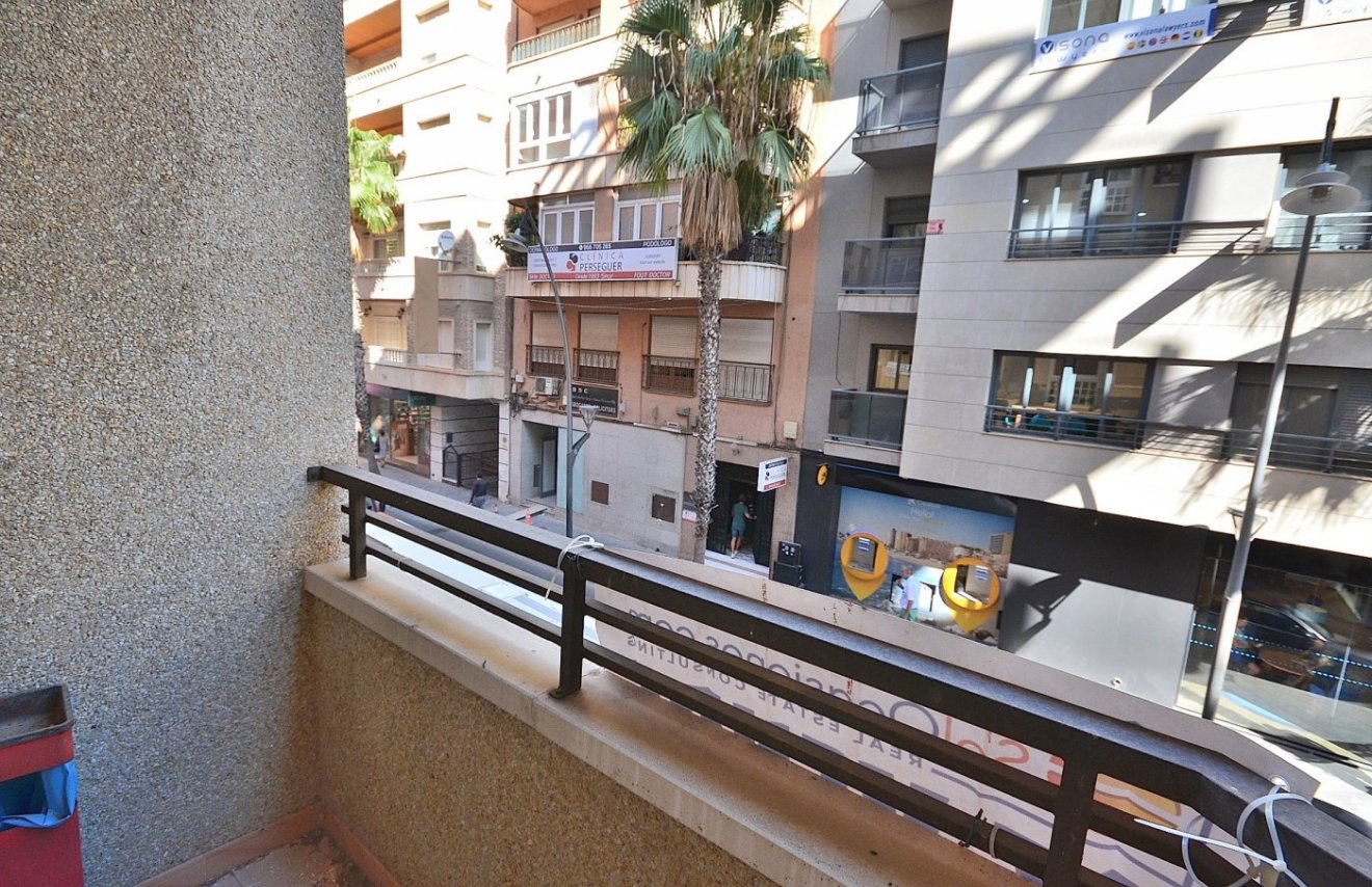 Resale - Apartamento - Torrevieja - Centro