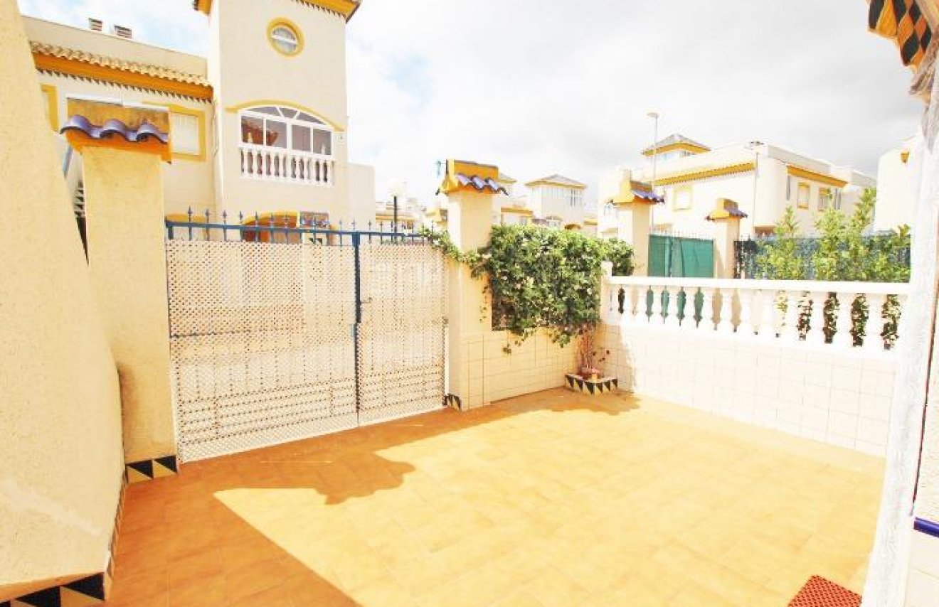 Resale - Bungalow Planta Baja - Guardamar del Segura - El Edén - Los Estaños