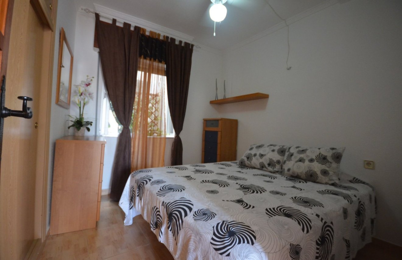 Resale - Apartamento - Torrevieja - Torrejón