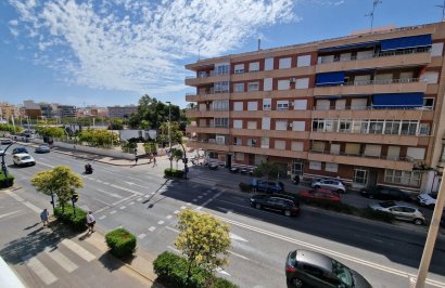 Resale - Apartamento - Torrevieja - Acequion