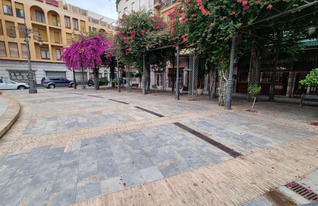 Resale - Local comercial - Orihuela - Zona Centro