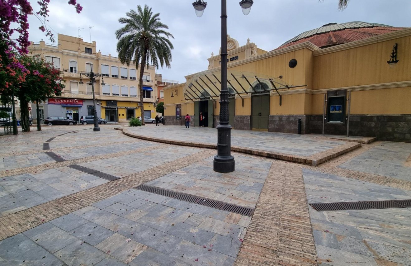 Reventa - Local comercial - Orihuela - Zona Centro