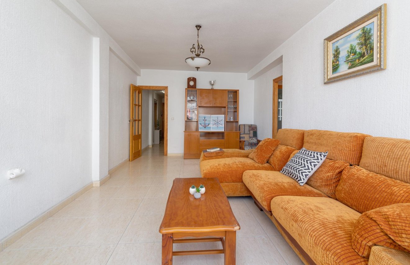 Resale - Apartamento - Torrevieja - Playa del Cura