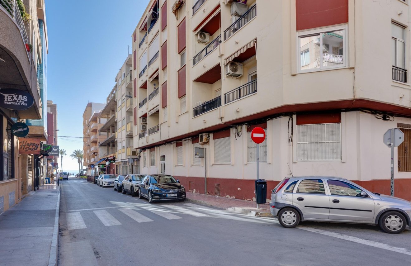 Resale - Apartamento - Torrevieja - Playa del Cura