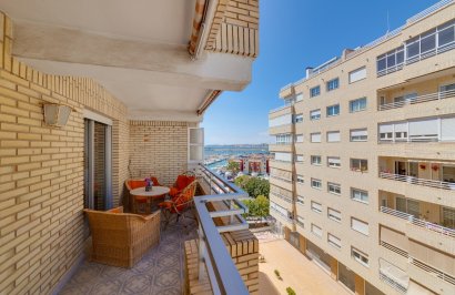 Resale - Apartamento - Torrevieja - Puerto