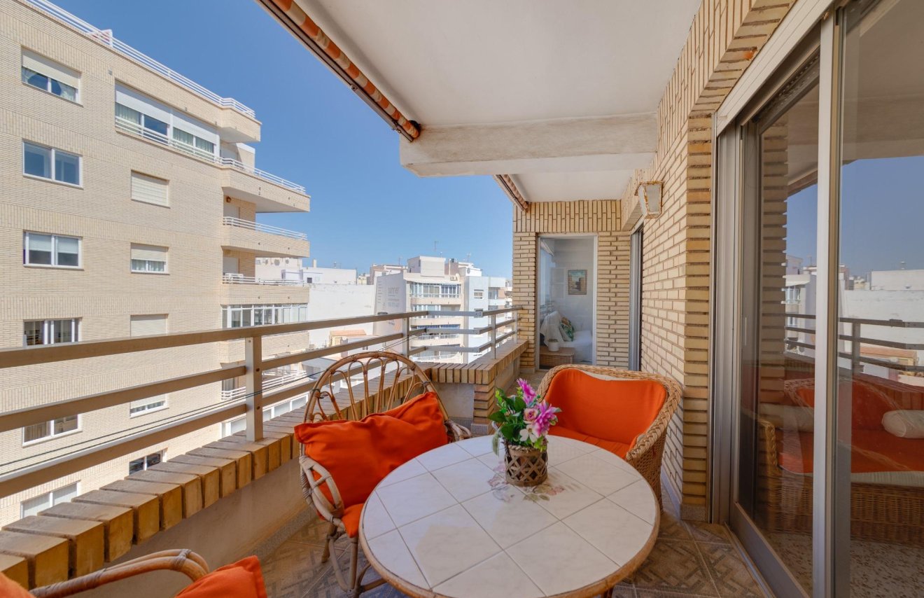 Resale - Apartamento - Torrevieja - Puerto