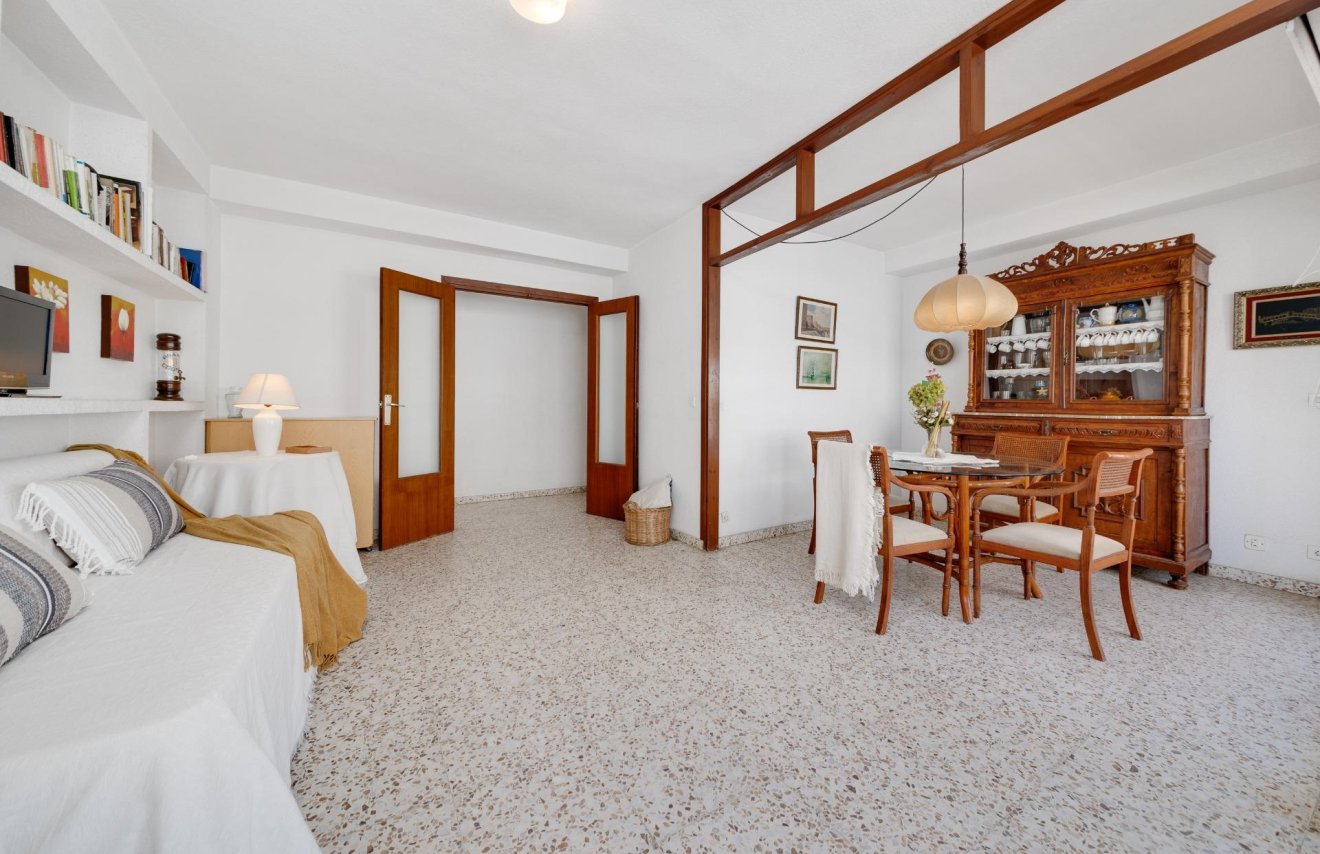 Resale - Apartamento - Torrevieja - Puerto