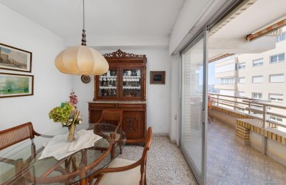 Resale - Apartamento - Torrevieja - Puerto