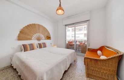 Resale - Apartamento - Torrevieja - Puerto