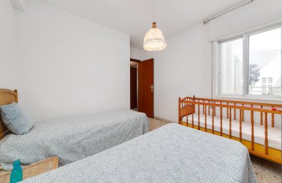 Resale - Apartamento - Torrevieja - Puerto