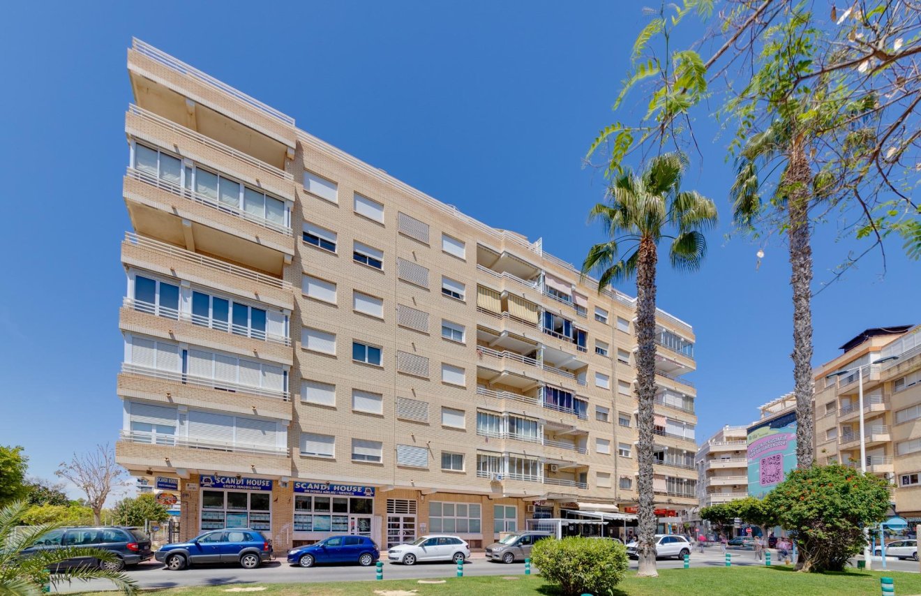 Resale - Apartamento - Torrevieja - Puerto