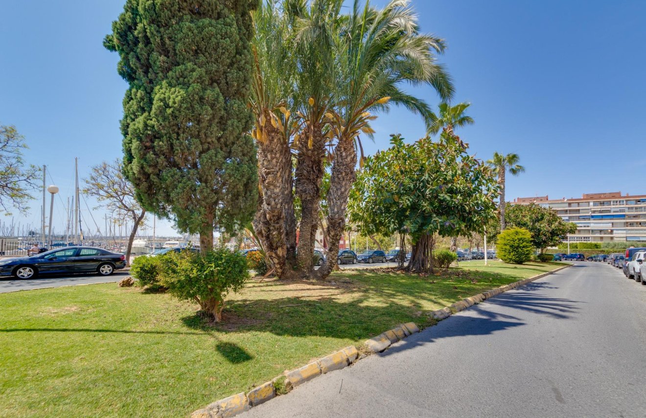 Resale - Apartamento - Torrevieja - Puerto