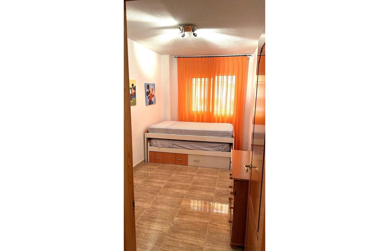 Resale - Apartamento - Los Alcázares - Centro